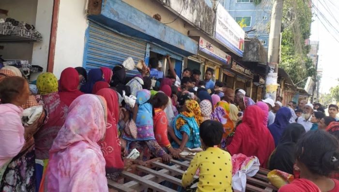 হঠাৎ করে ওএমএসের চাল-আটা বিক্রি বন্ধ, বিপাকে দরিদ্র মানুষেরা